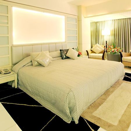 Hotel Peninsula Grand Mumbai Zimmer foto