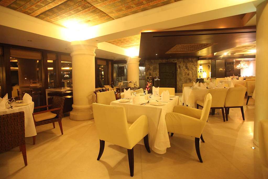 Hotel Peninsula Grand Mumbai Exterior foto
